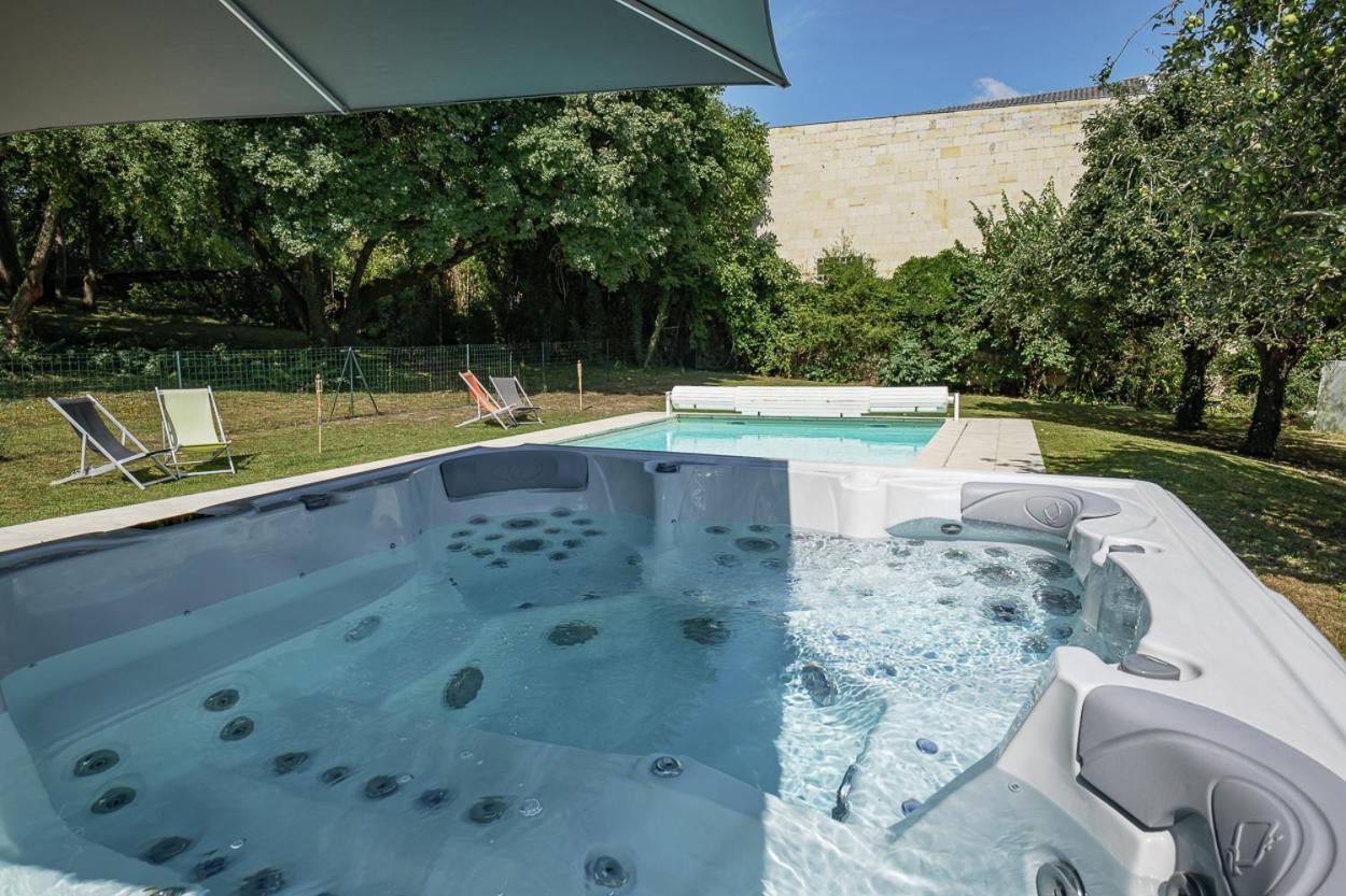 Chateau Des Orchidees En Val De Loire Сомюр Екстериор снимка